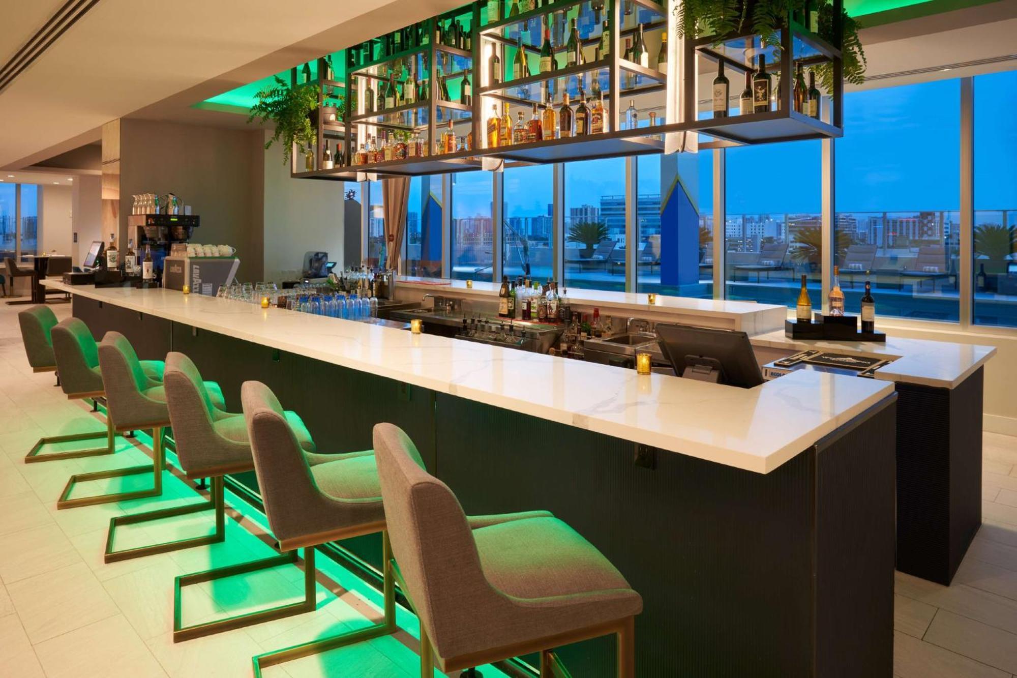 Serena Hotel Aventura Miami, Tapestry Collection By Hilton Exterior photo