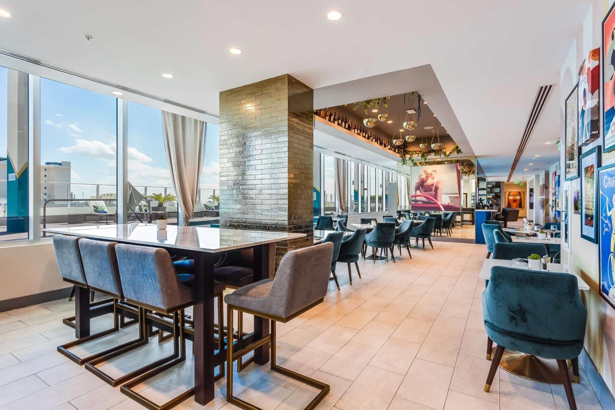 Serena Hotel Aventura Miami, Tapestry Collection By Hilton Exterior photo