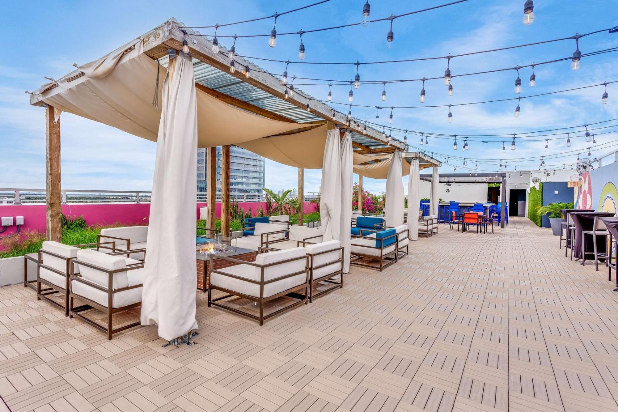 Serena Hotel Aventura Miami, Tapestry Collection By Hilton Exterior photo