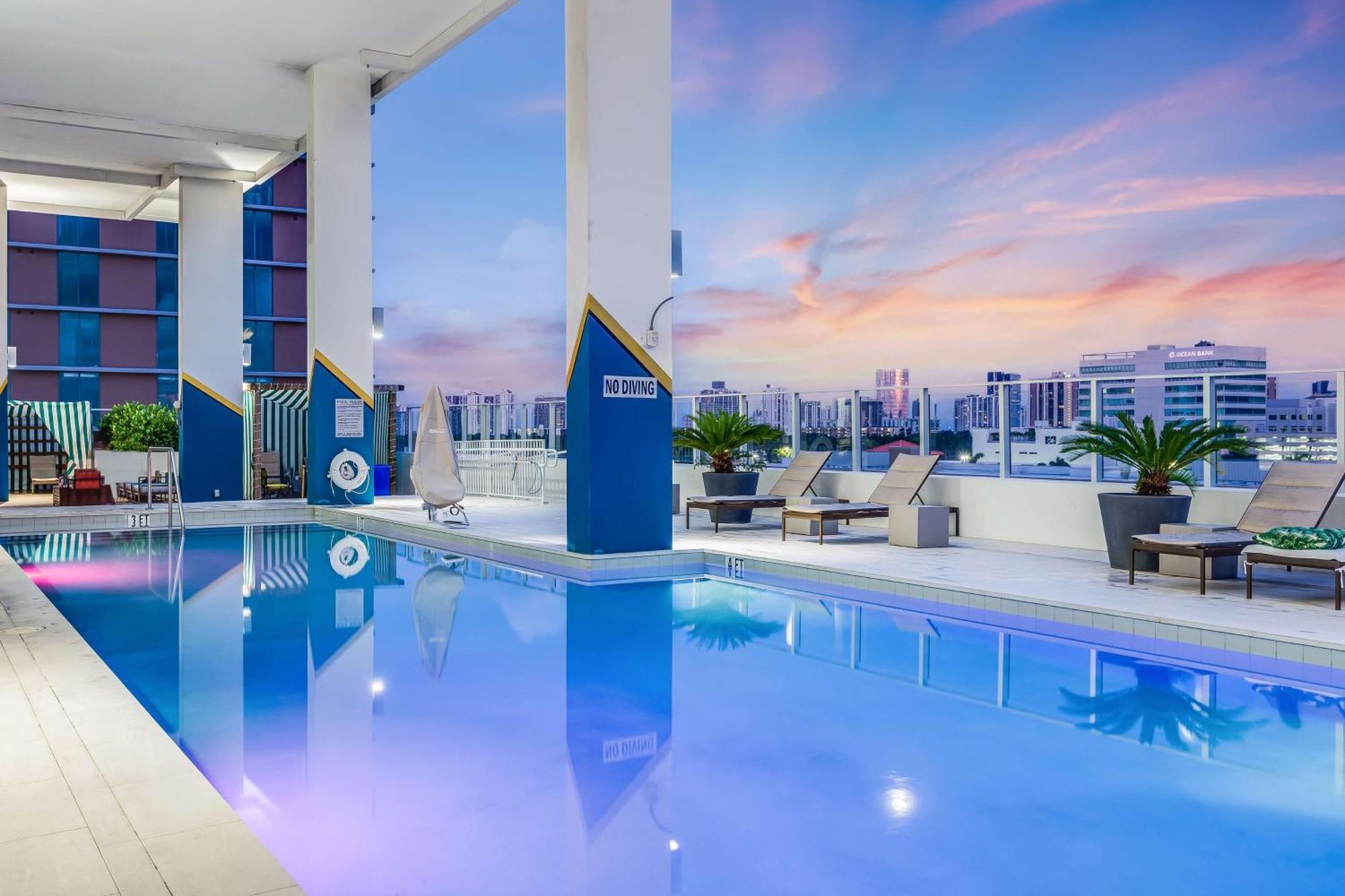 Serena Hotel Aventura Miami, Tapestry Collection By Hilton Exterior photo